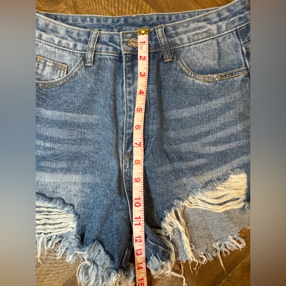 SHEIN ☀️ 🏖️ Frayed Hem Distressed Blue Women's Jean High Waisted Short Shorts - Picture 7 of 9